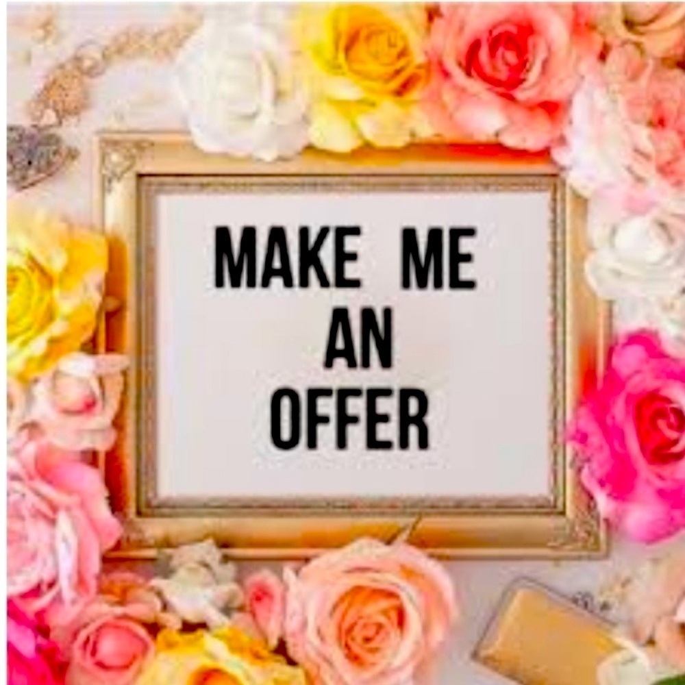 I'm going to be posting michael Kors purses today🥳🎒💼👜💼🎒🎒